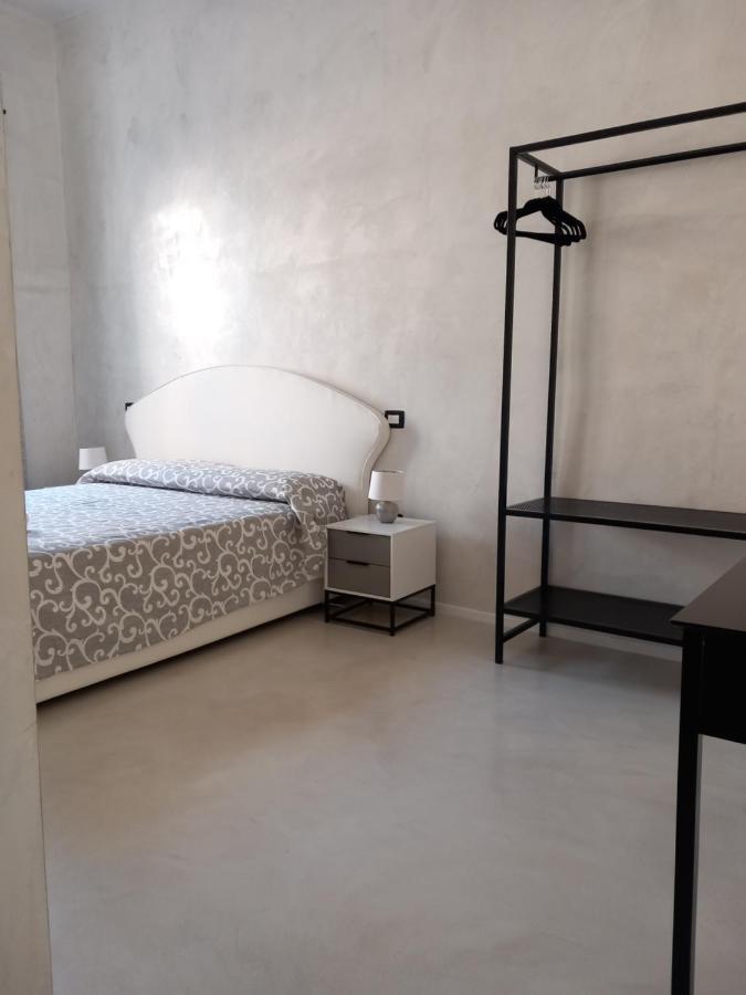 Flower Rooms Cagliari Luaran gambar