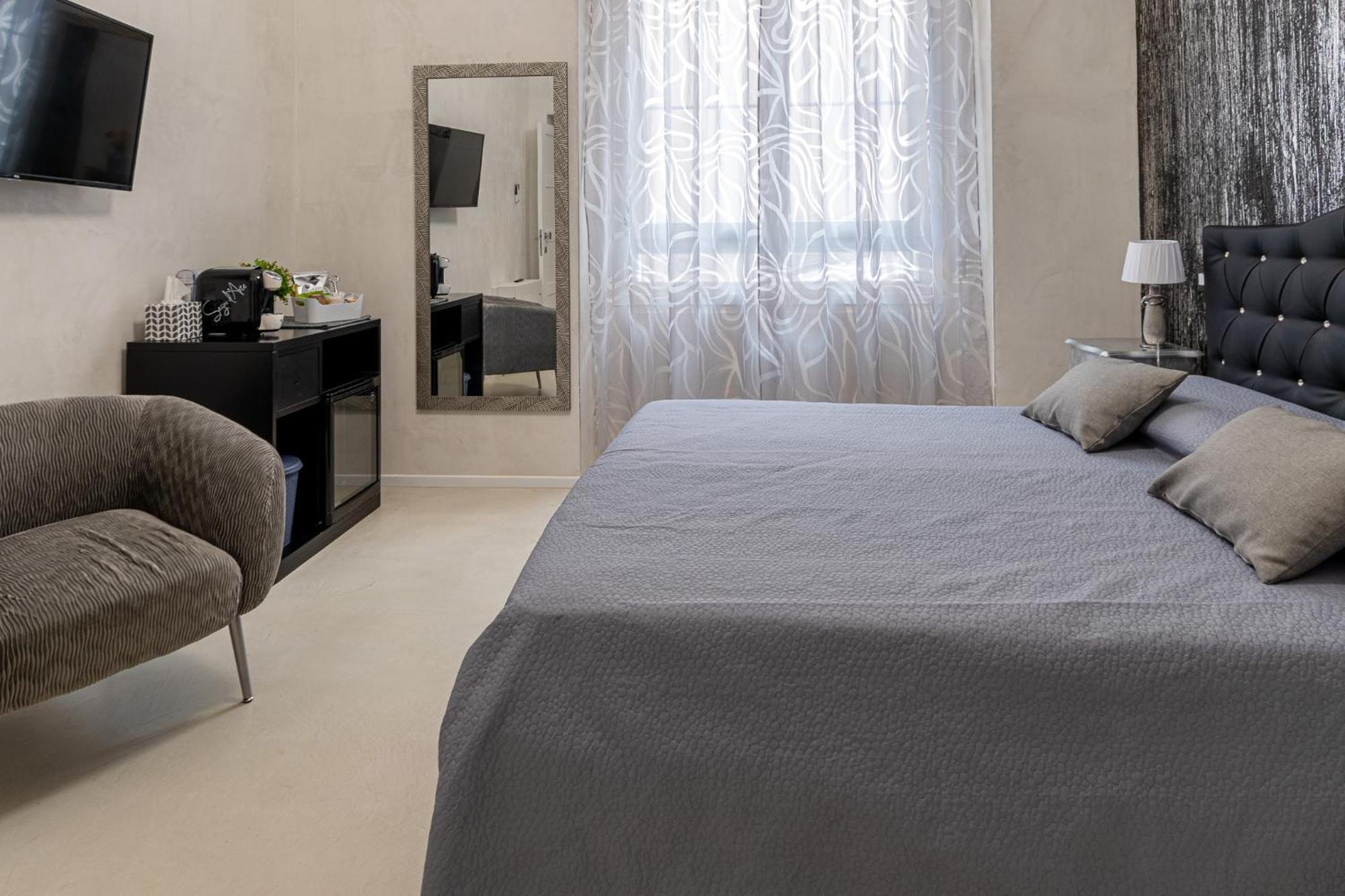 Flower Rooms Cagliari Luaran gambar