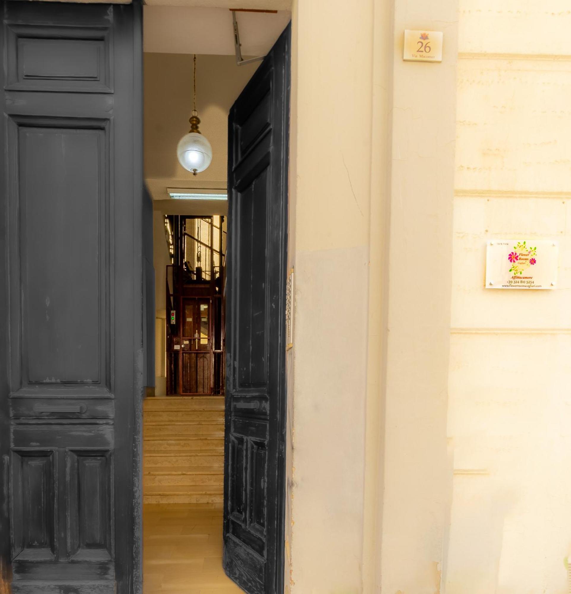 Flower Rooms Cagliari Luaran gambar